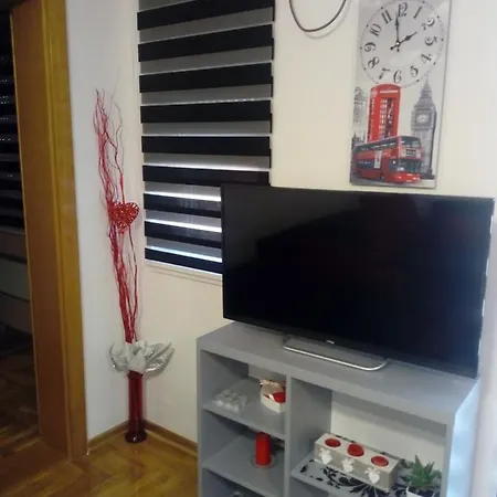Apartment Tanja 2 *